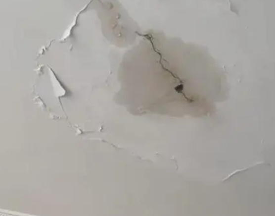 龙泉驿阳台漏水维修公司分享下屋面防水工程质量问题原因分析